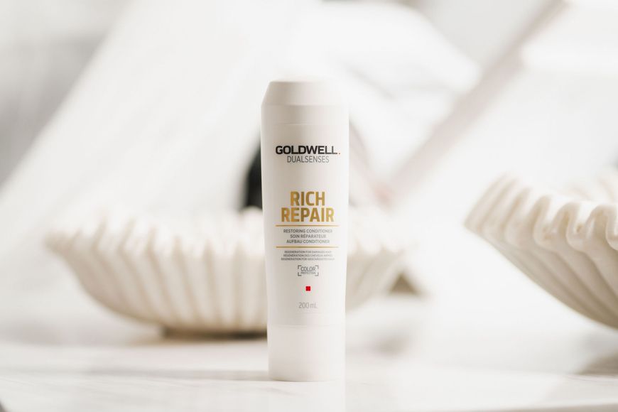 Бальзам для восстановления сухих и поврежденных волос Goldwell Dualsenses Rich Repair 206138 фото