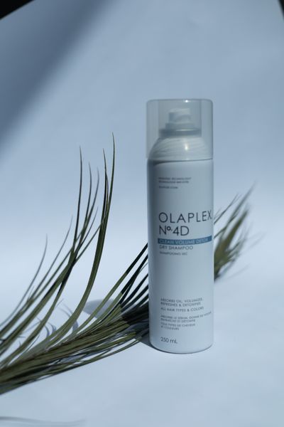 Сухий детокс-шампунь Бездоганна чистота №4D Olaplex №4D Clean Volume Detox Dry Shampoo 20142567 фото