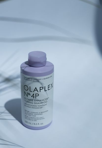 Тонуючий шампунь "Магія блонда" №4P Olaplex №4P Blonde Enhancer Toning Shampoo 20142239 фото