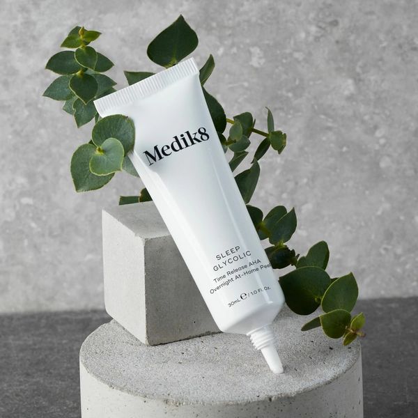 Ночная сыворотка с АНА для пилинга в домашних условиях Medik8 Sleep Glycolic 30ml Р09005 фото