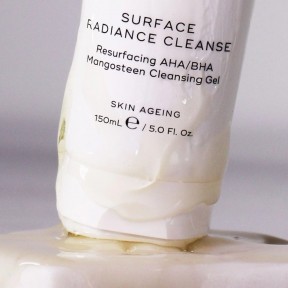 Очищающий гель с АНА-кислотами и экстрактом мангустин Medik8 Surface Radiance Cleanse 150ml